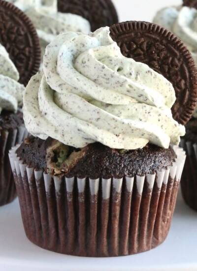 mint cookies and cream cupcakes featured image