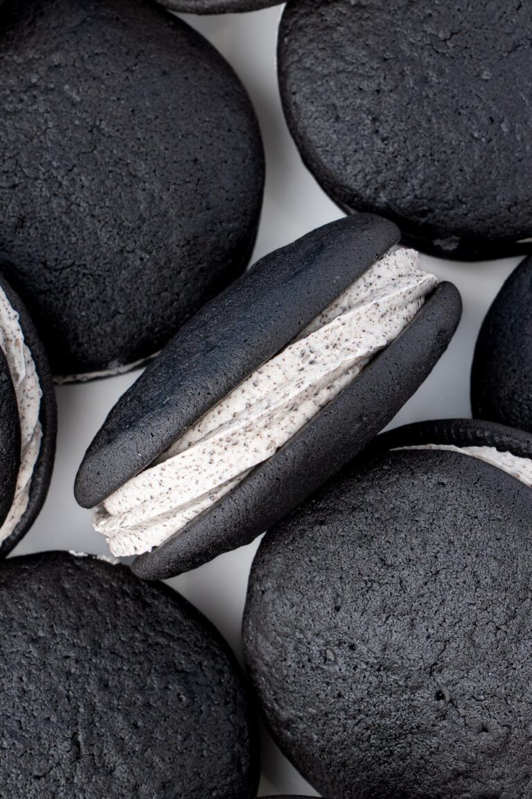 Cookies and Cream Whoopie Pies
