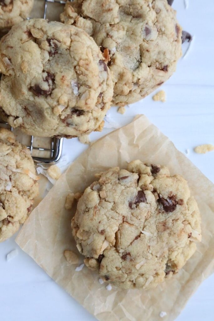 chocolate chip coconut crunch cookies