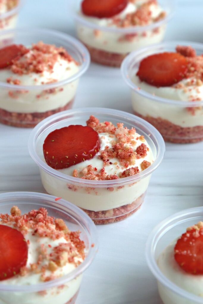 strawberry crunch dessert cups