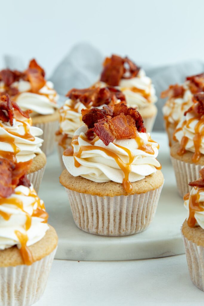 maple bacon cupcakes featured image