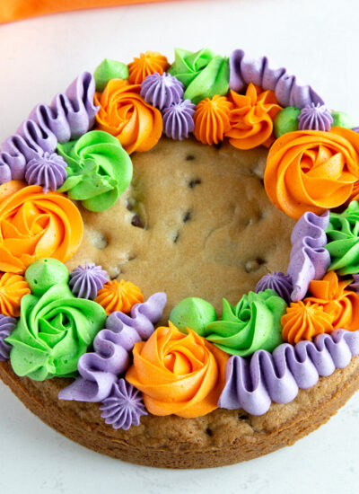 halloween cookie cake featured image