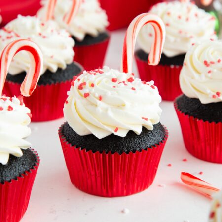 chocolate peppermint cupcakes featured image