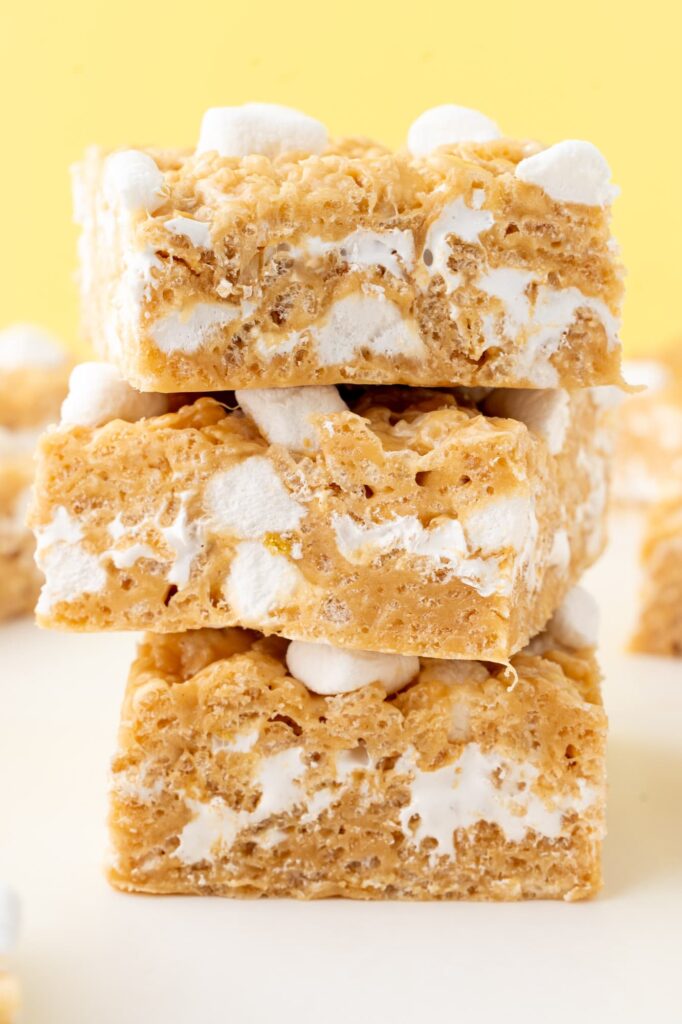 A stack of fluffernutter Rice Krispie treats.
