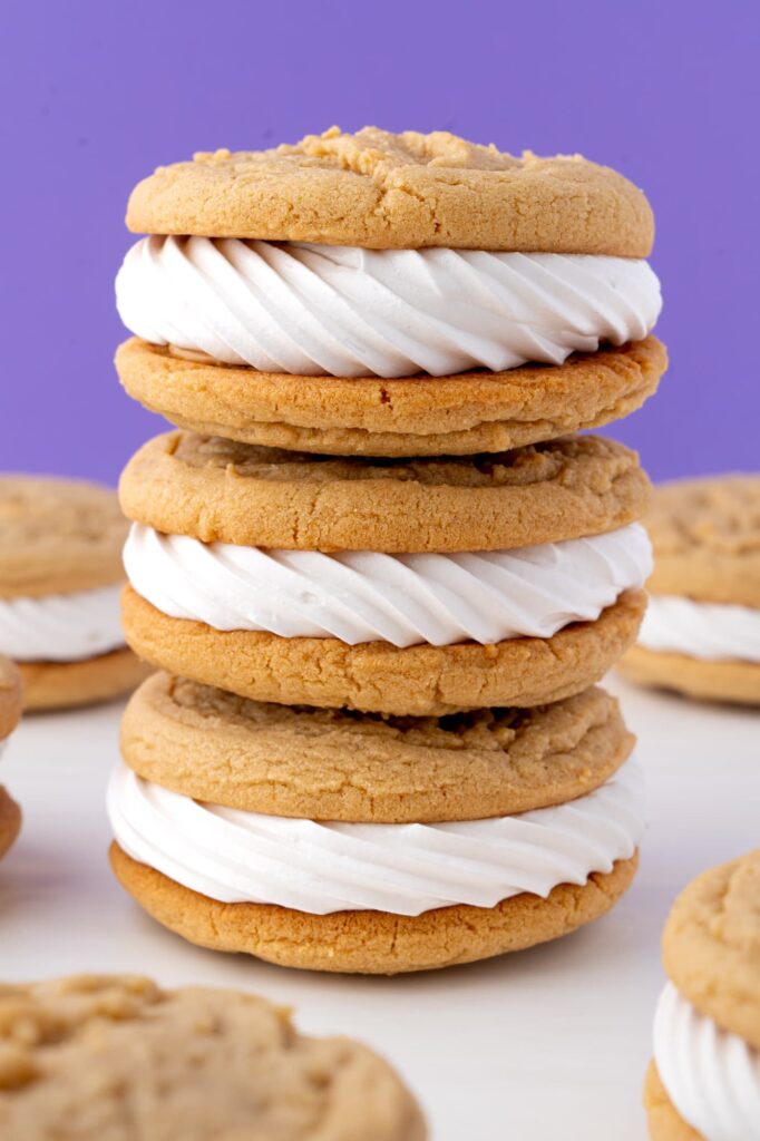 A stack of fluffernutter sandwich cookies.